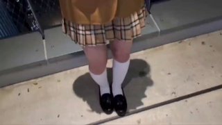 -ziwei-少女在家中用水晶假屌自慰插逼